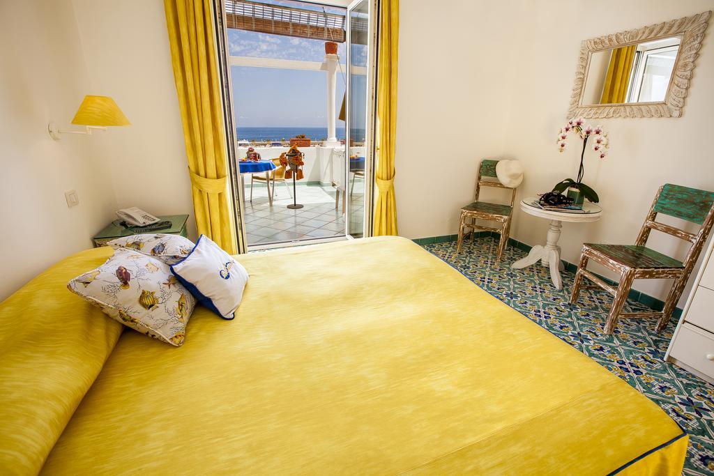 Hotel La Sirenella Lacco Ameno  ภายนอก รูปภาพ